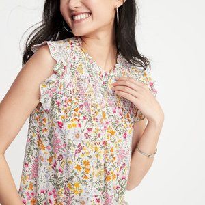NWT Floral Print Smocked sleeveless blouse